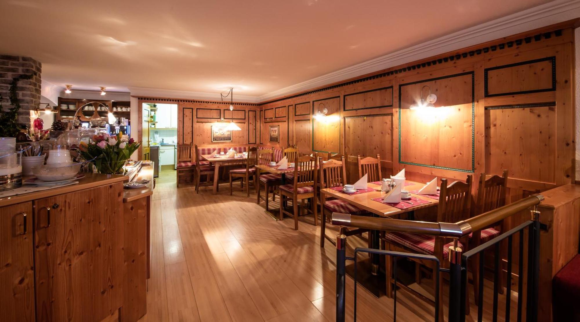 Hotel Kristall Санкт Антон ам Арлберг Екстериор снимка