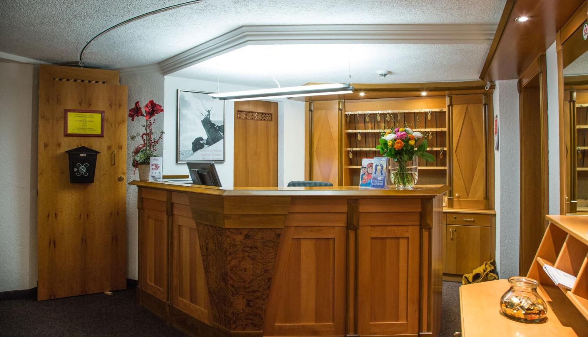 Hotel Kristall Санкт Антон ам Арлберг Екстериор снимка