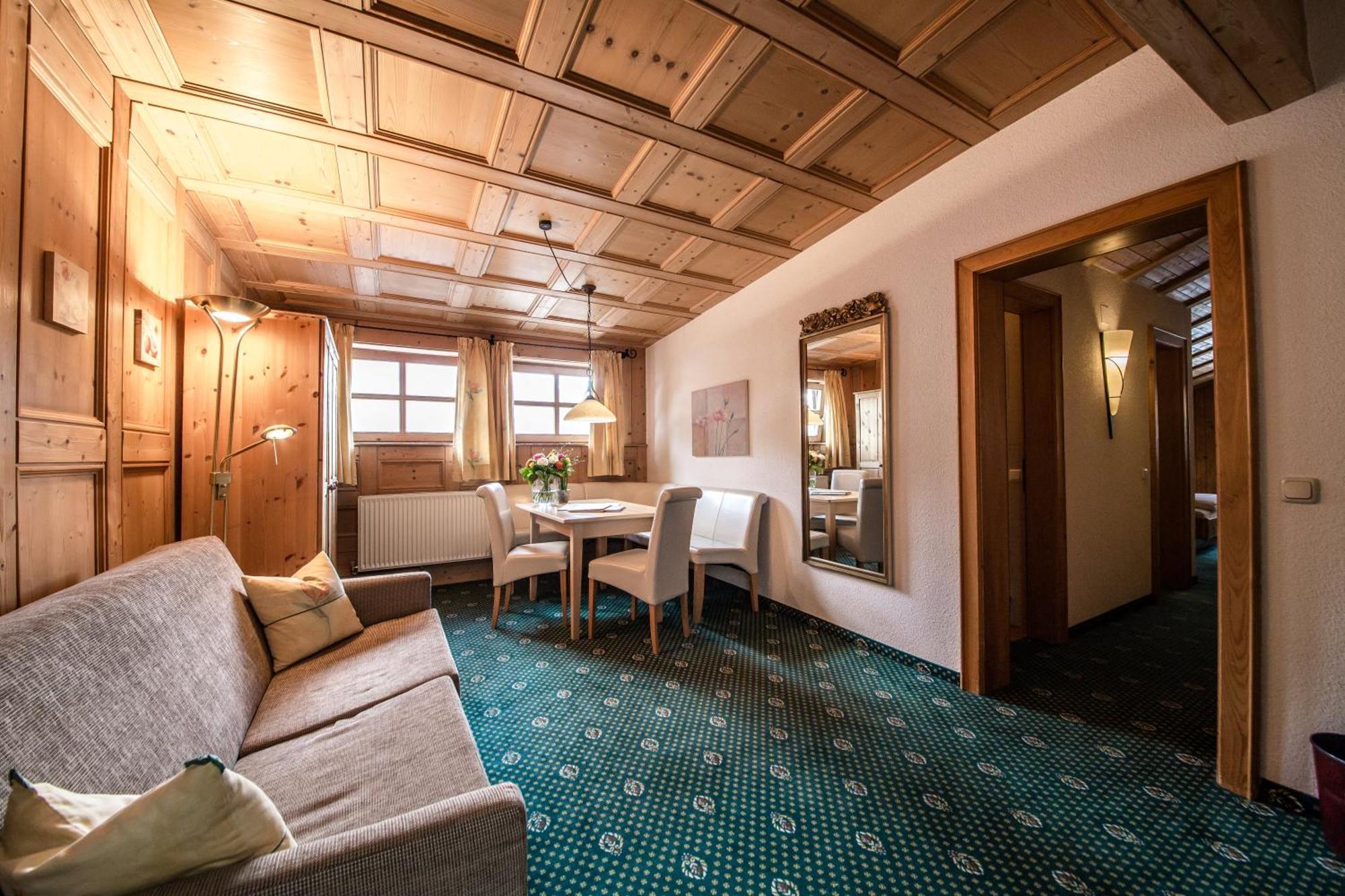 Hotel Kristall Санкт Антон ам Арлберг Екстериор снимка